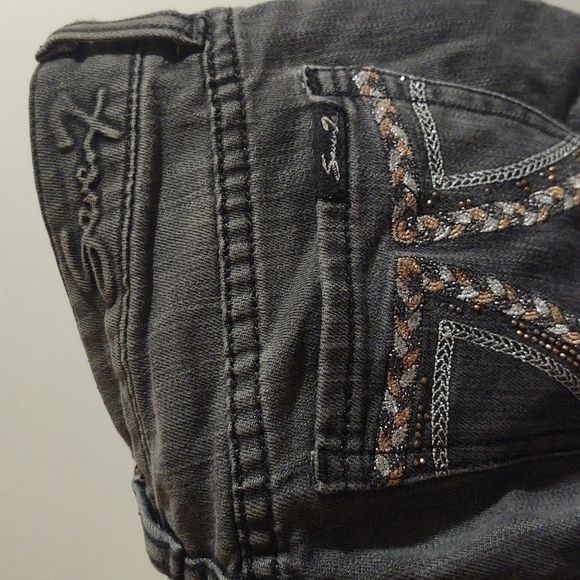 Seven7 Grey Wash Skinny Jeans with Embroidered Pockets Sz 2 - Picture 10 of 10